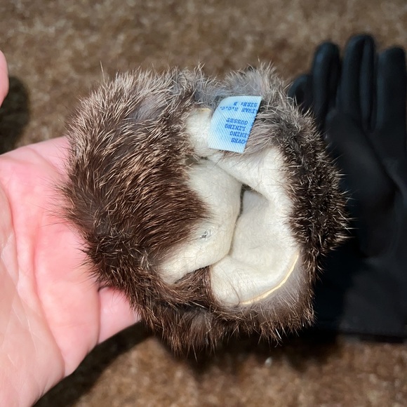 Vintage brown vinyl rabbit fur lined gloves - Picture 5 of 8